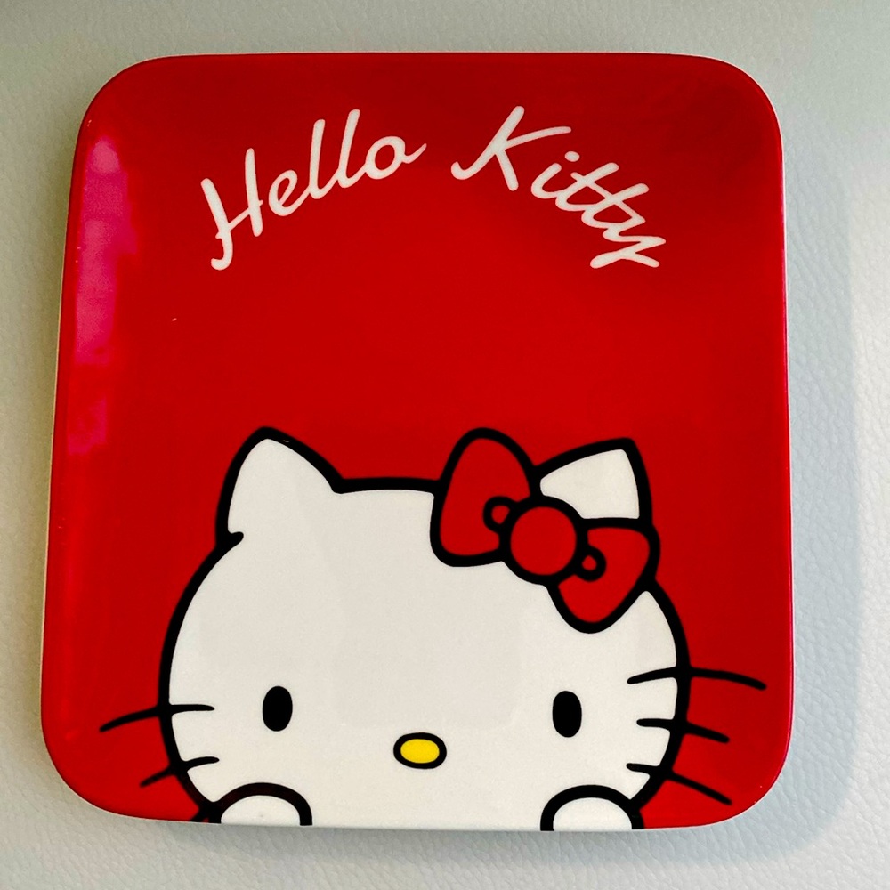 Hello kitty plate